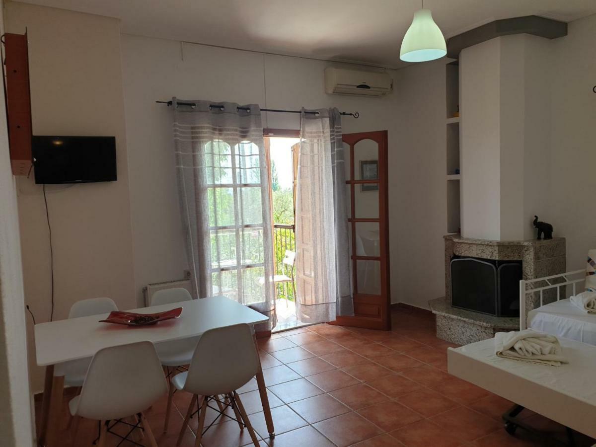 Iliachtides Apartment Kala Nera Bagian luar foto